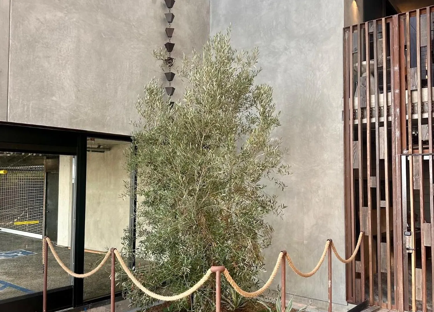 City24 Little Italy Mission Hills 4*