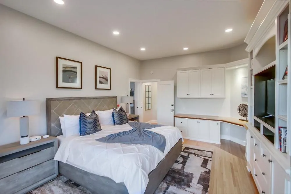 Casa Blanca-ultimate Getaway: Spa, Game Rooms, Firepit, Views Holiday home