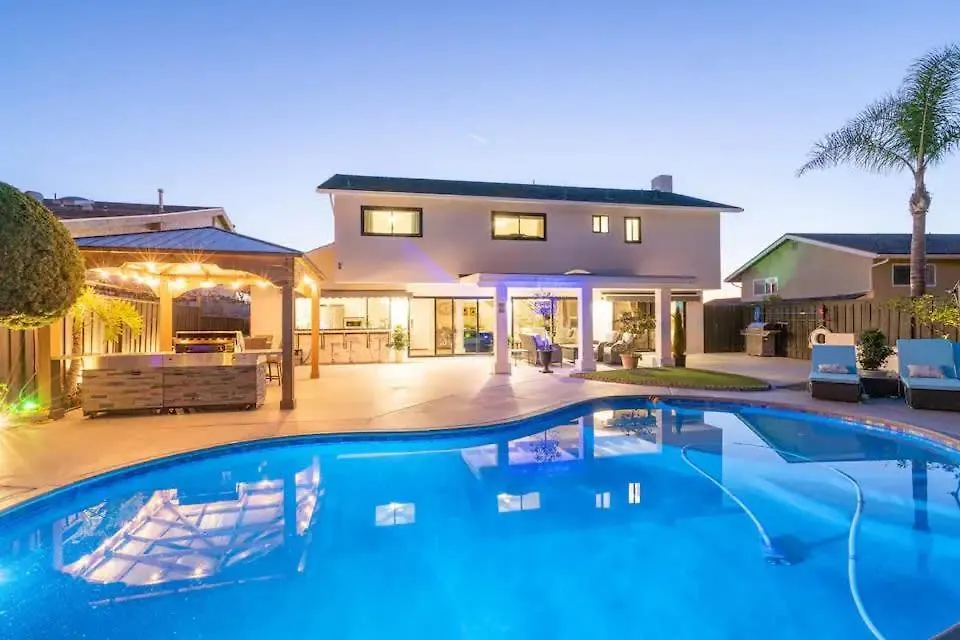 Σπίτι διακοπών Designer Family With Resort-style Oasis
