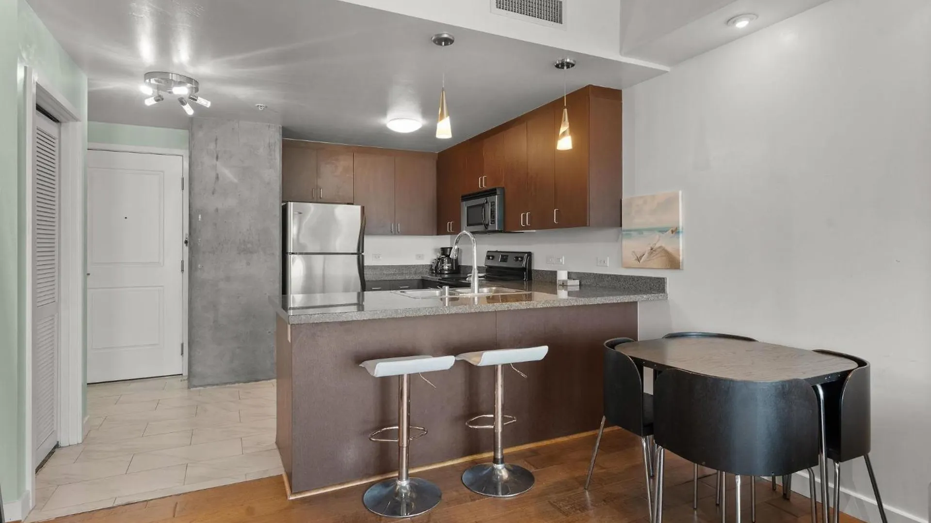 Modern 2 Bedroom - Chill & Enjoy With Rooftop Deck San Diego