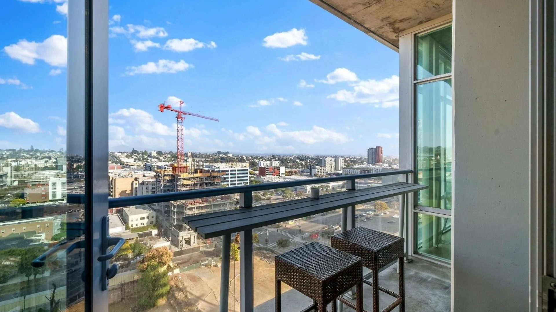 Lägenhet Modern 2 Bedroom - Chill & Enjoy With Rooftop Deck *