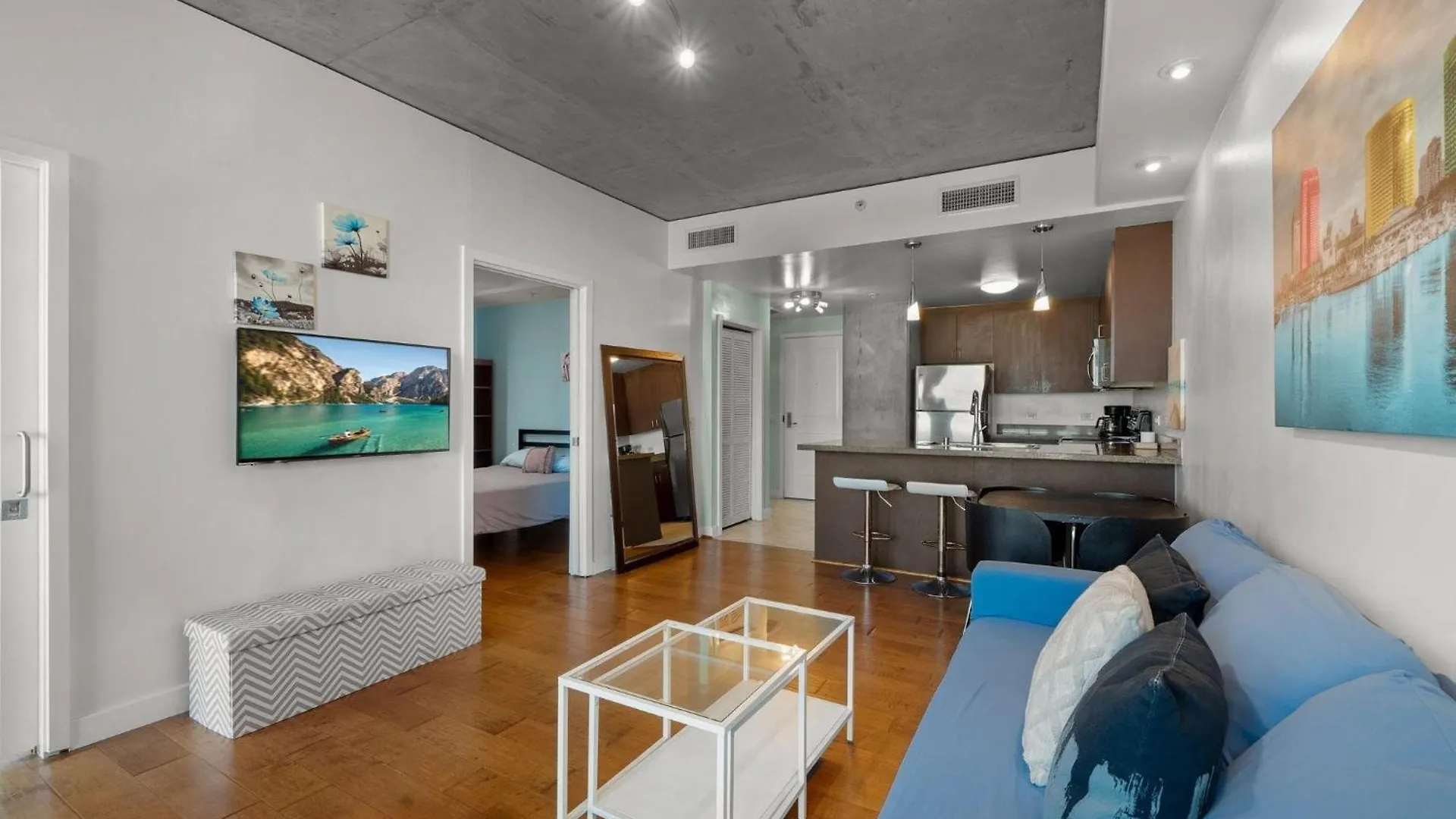 Modern 2 Bedroom - Chill & Enjoy With Rooftop Deck
