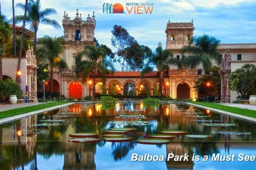 Incredible Hilltop Luxury Bay View Retreat 度假居 *