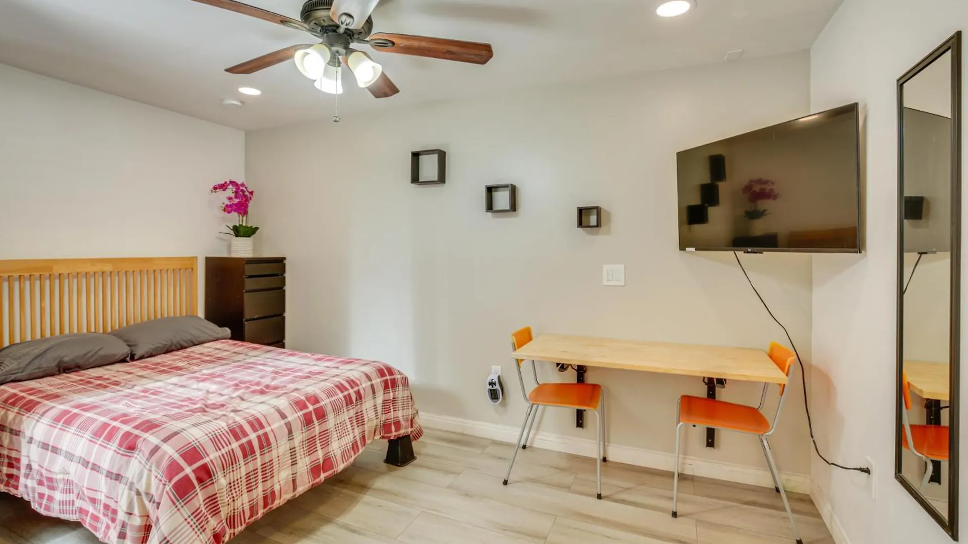 Micro-studio 7 Mi To Coronado Beach! * San Diego