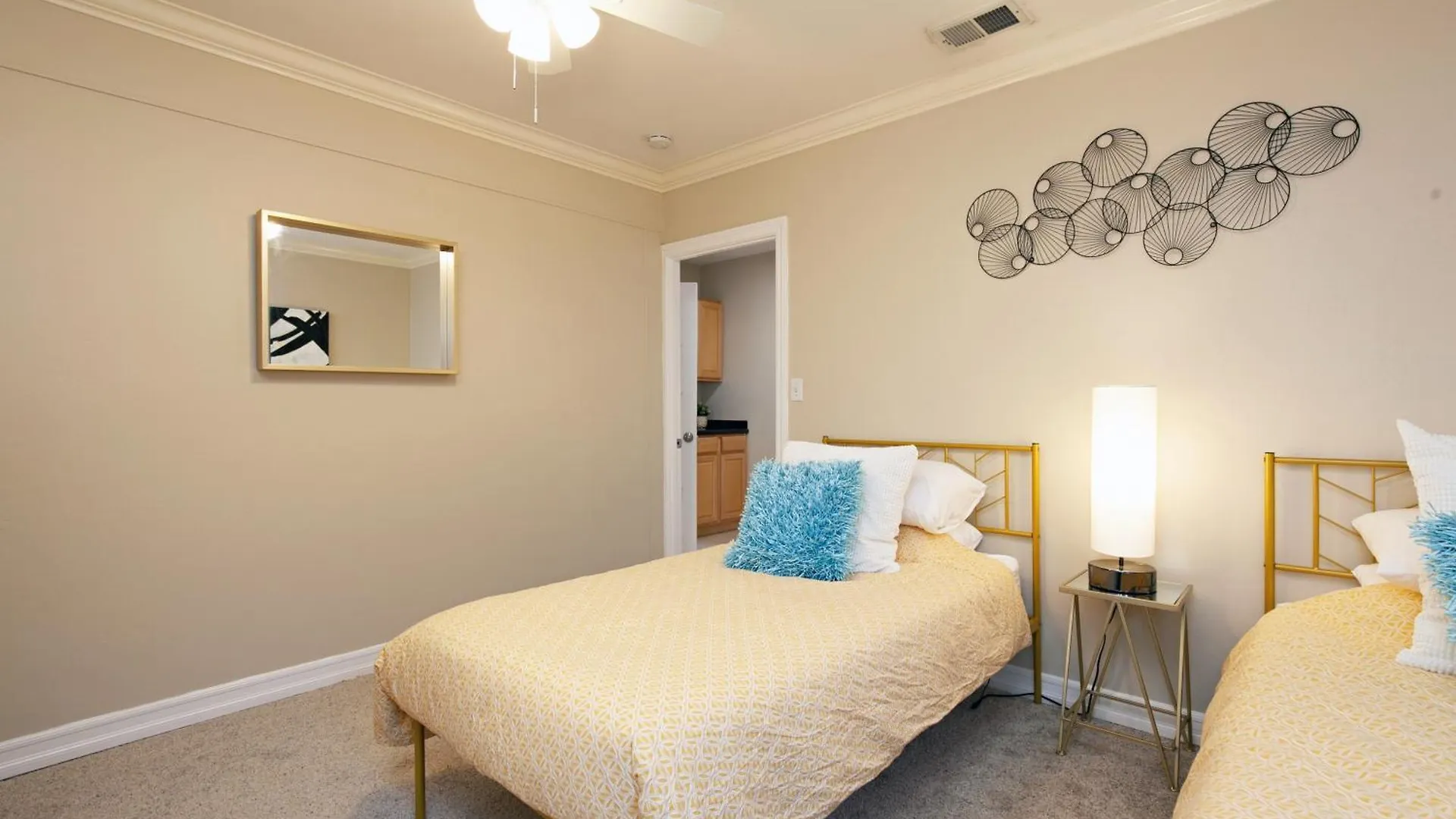 Hillcrest 3 Bedroom Charming Private By Shops & Restaurants Holiday home