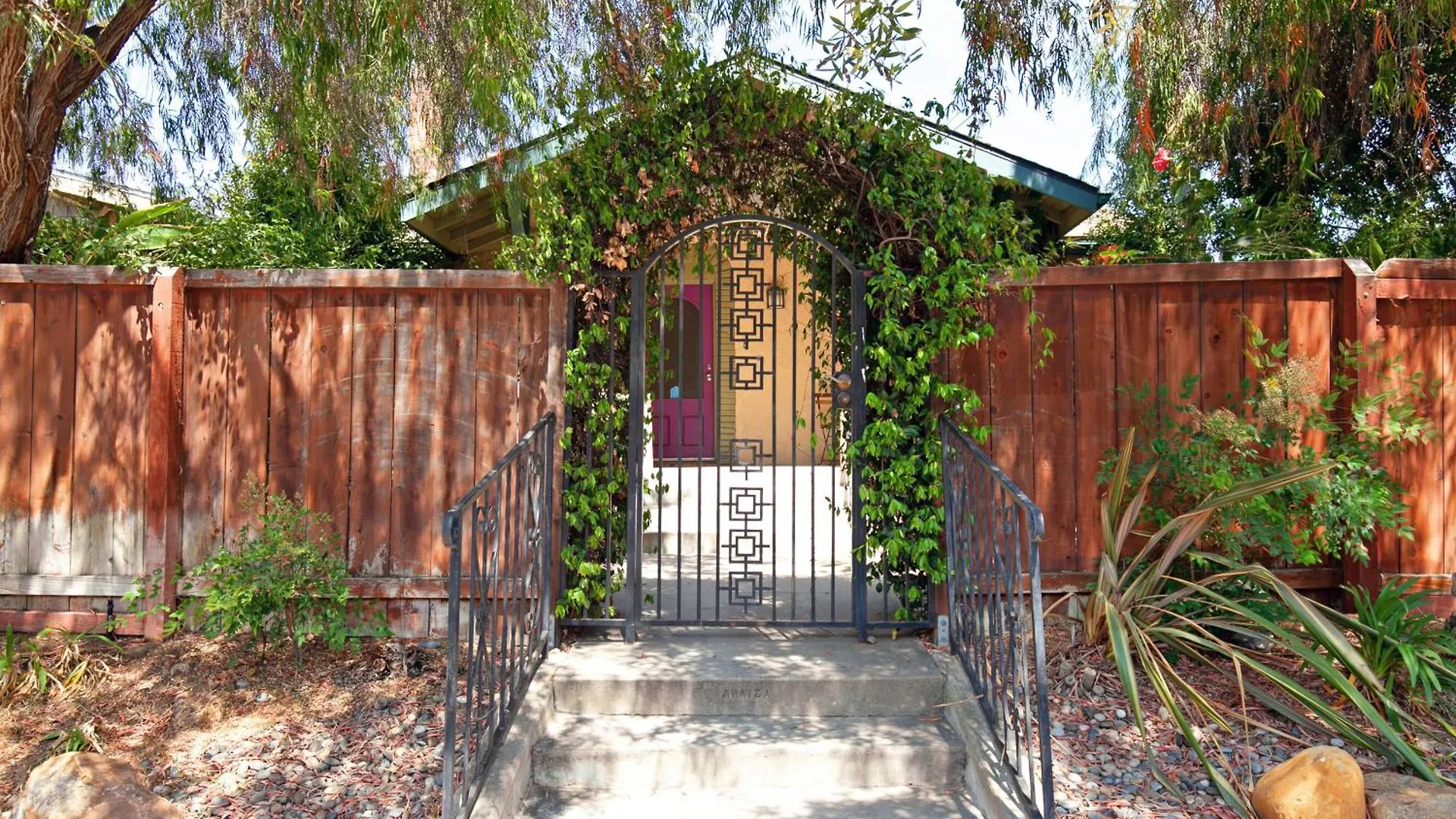 Hillcrest 3 Bedroom Charming Private By Shops & Restaurants Holiday home *