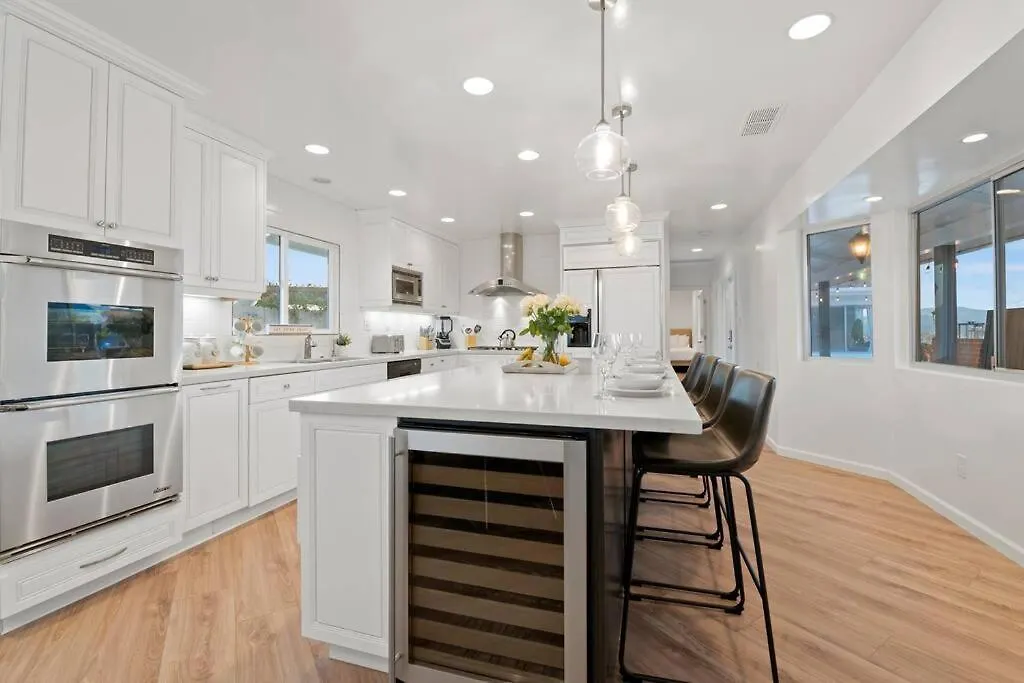 Immaculate 5br Micro With Heated Pool & San Diego