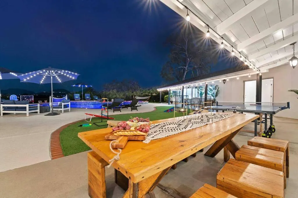 Immaculate 5br Micro With Heated Pool & Holiday home *