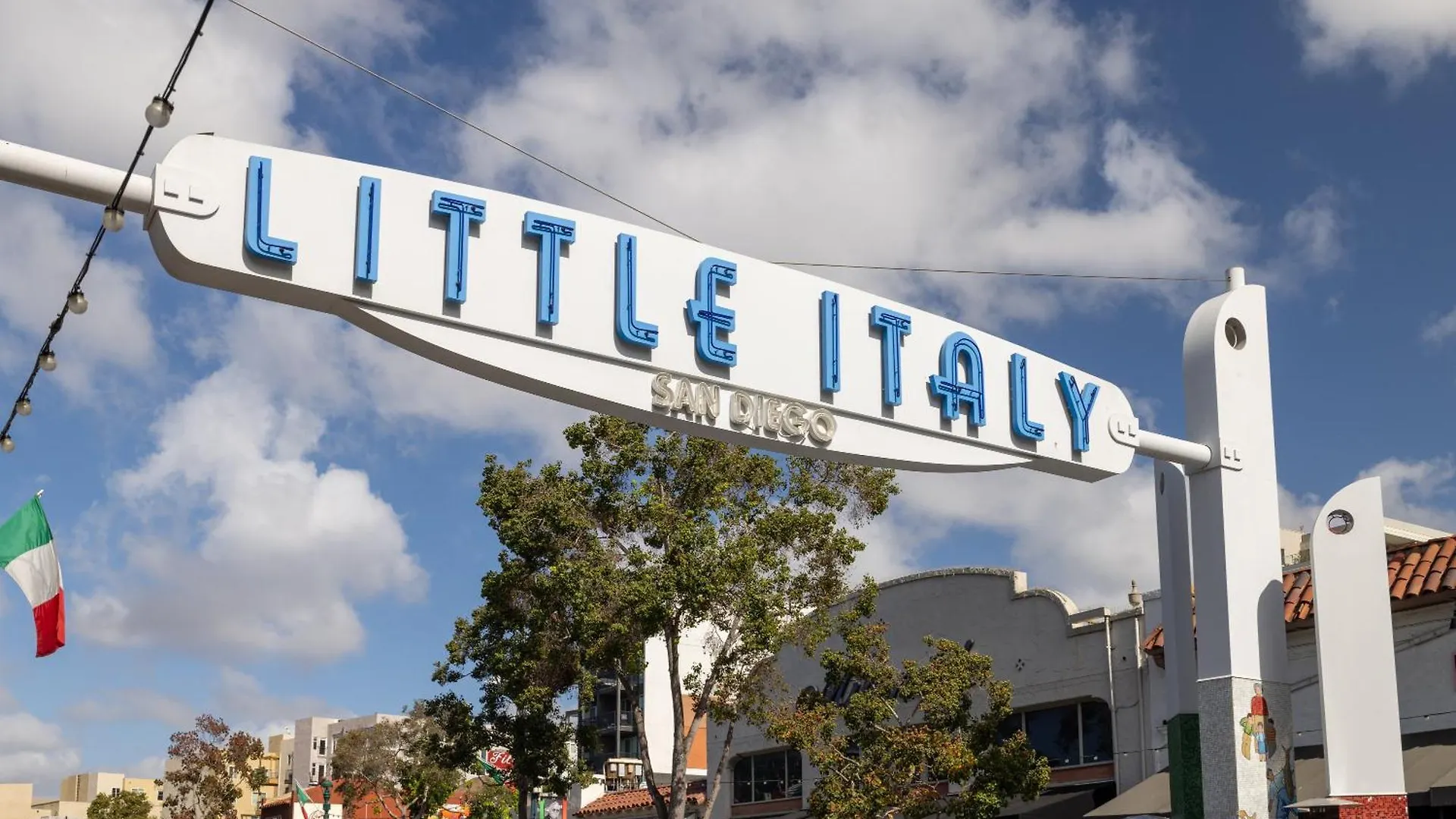 Kasa Little Italy Apartment