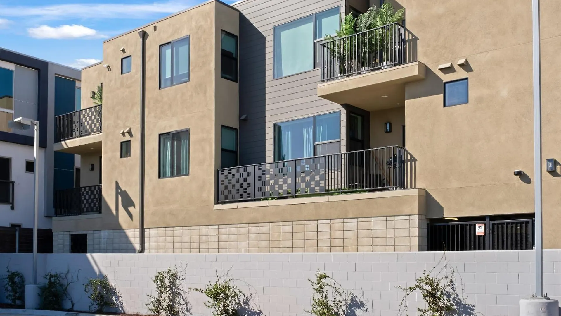 公寓 Modern 2 Bedroom King Bed Evcharger Pet-friendly Balcony *