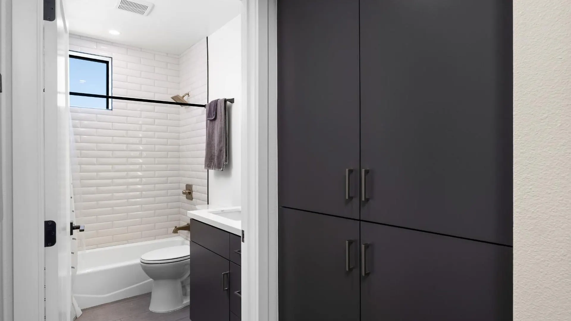 Modern 2 Bedroom King Bed Evcharger Pet-friendly Balcony * 圣地亚哥