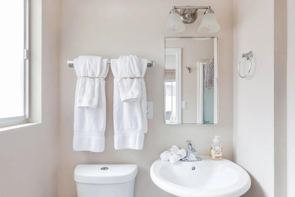 Vakantiehuis Creative Haven Chic 3-bedroom With Artistic Touches