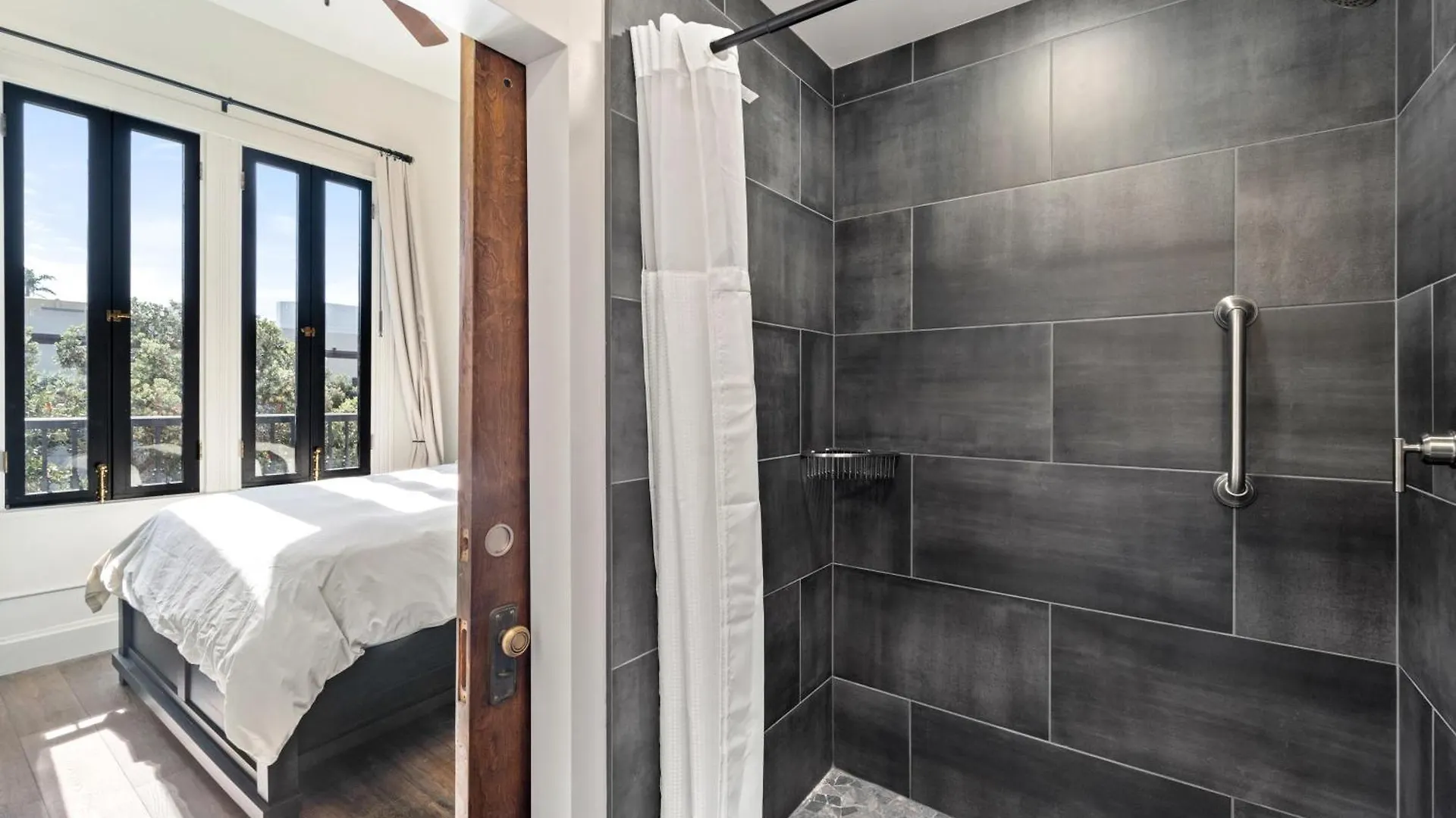 Renovated In Historic Nyaraló San Diego