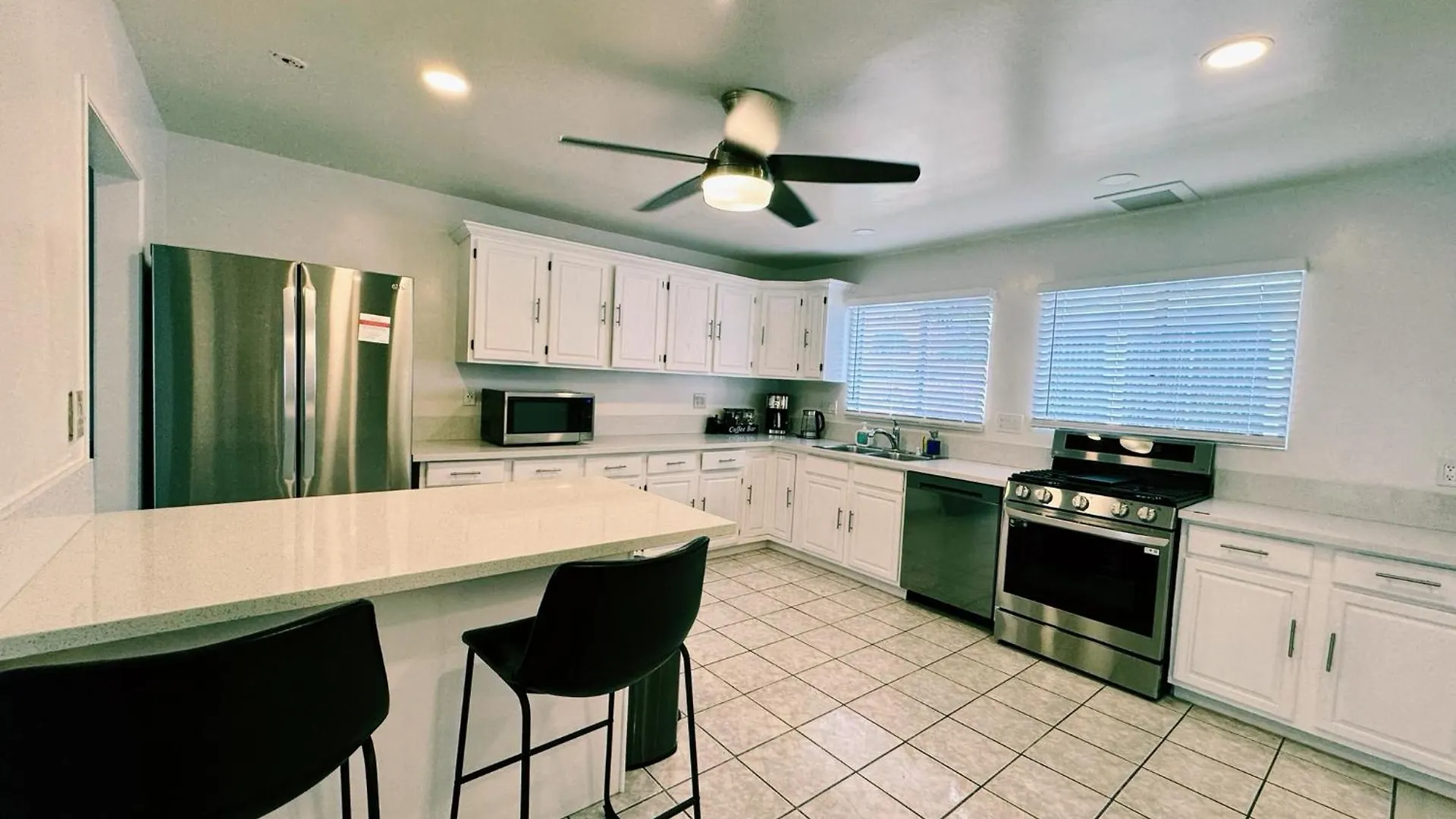 Pet Friendly Spacious 3bed With Huge Back Yard Holiday home San Diego