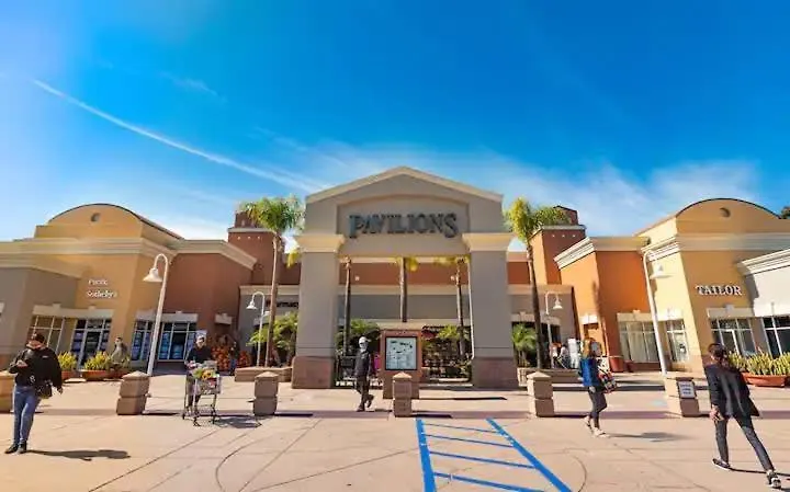 Living With Pool & Tennis Minutes To Del Mar Beaches *