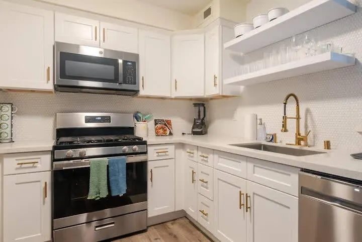 Living With Pool & Tennis Minutes To Del Mar Beaches * San Diego