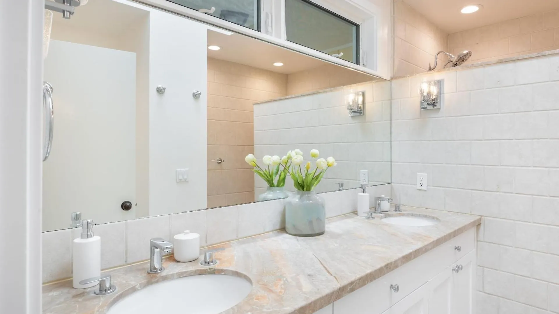 La Jolla Living By Avantstay A Location Private Backyard Lounge San Diego