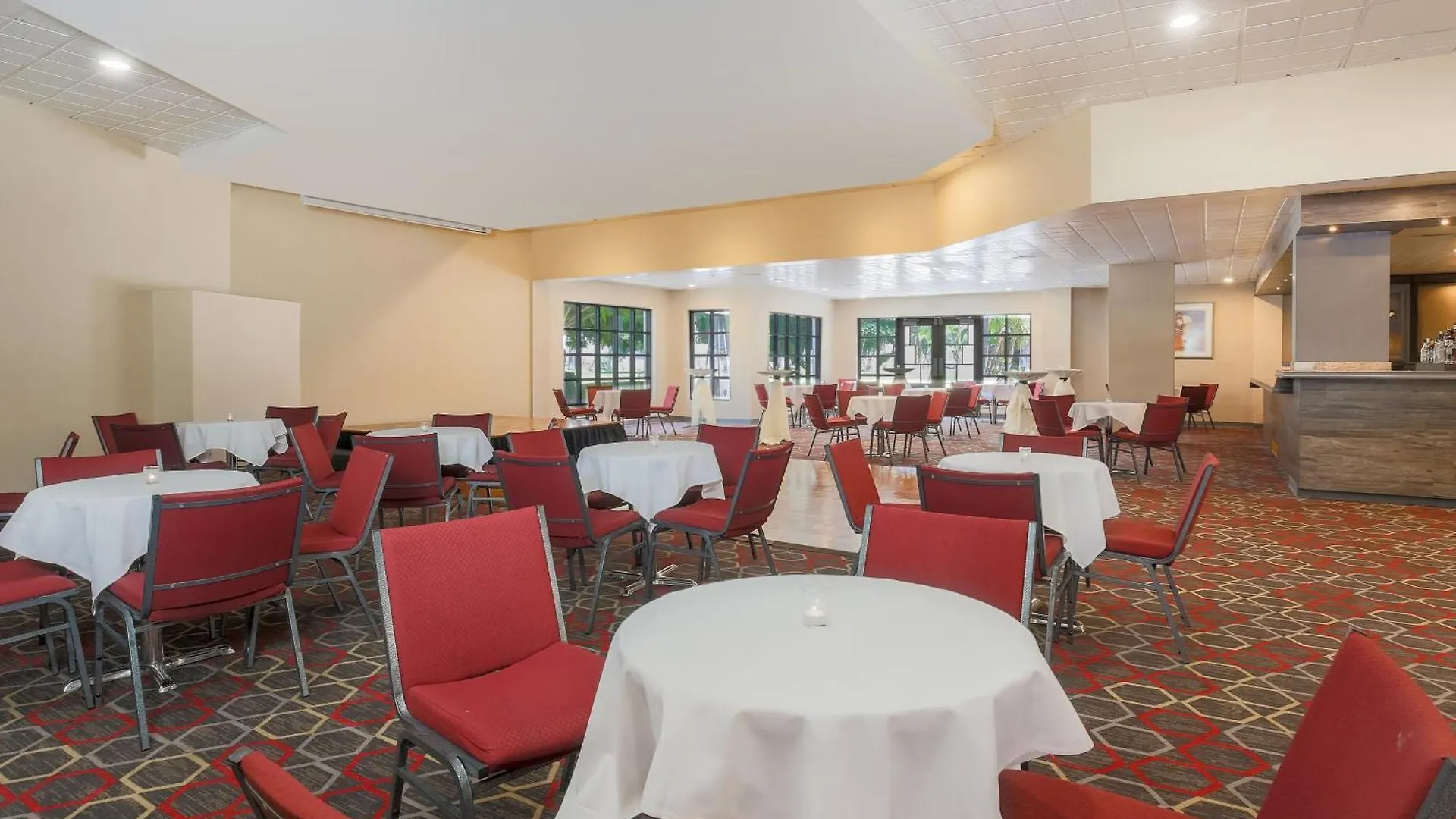 Four Points By Sheraton מלון 3*