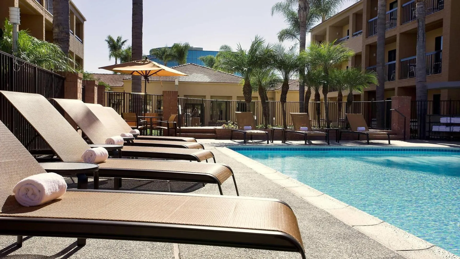 Courtyard By Marriott Sorrento Valley Hotel 3*