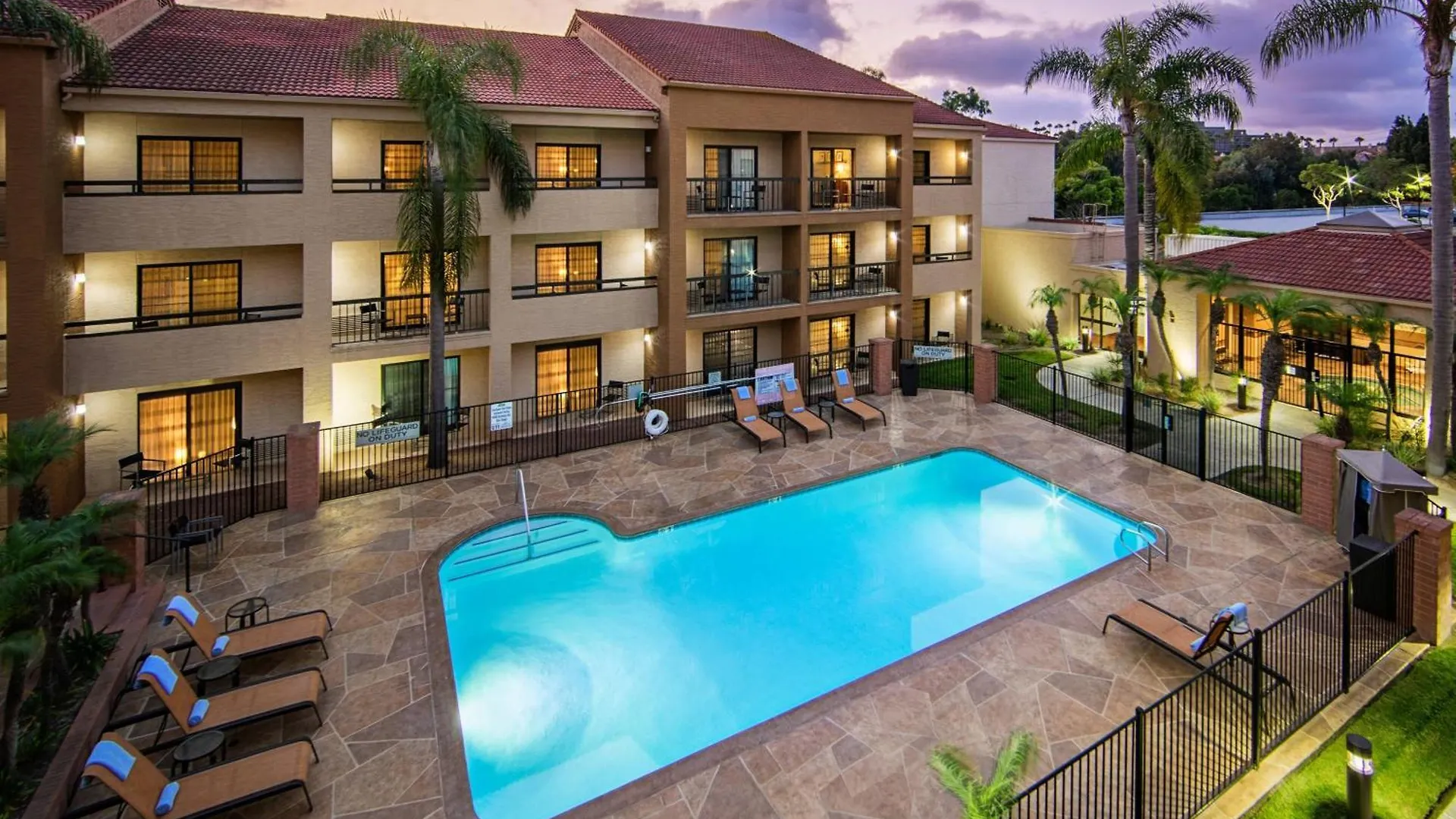 Courtyard By Marriott Sorrento Valley Hotel 3*