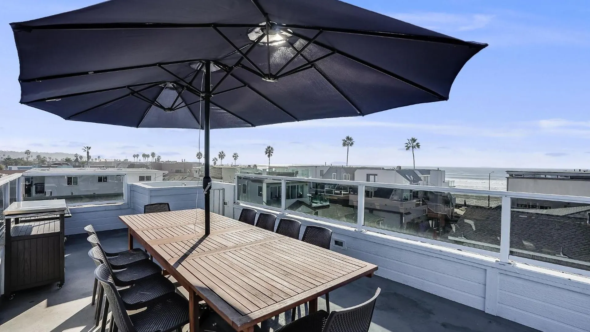 Massive With Ocean View & Amazing Rooftop *