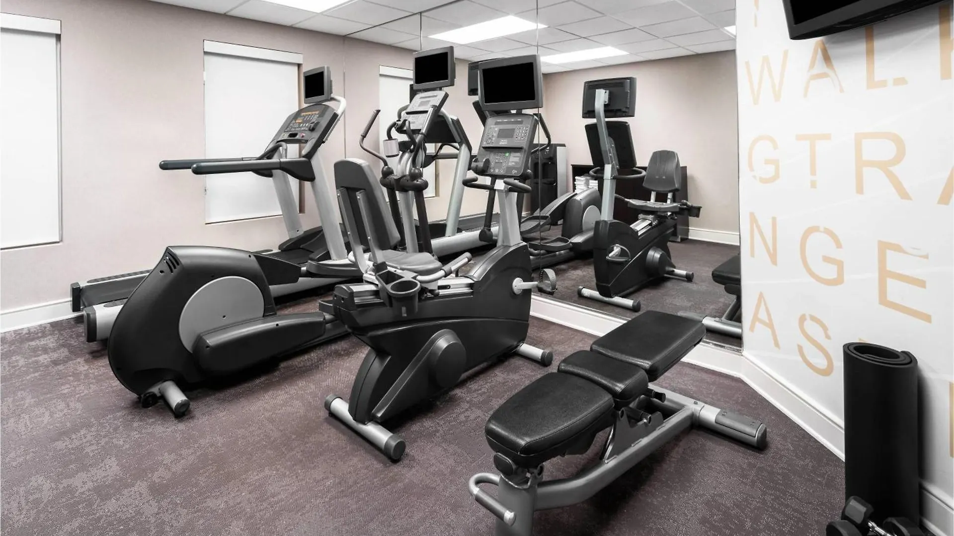 Hotel Rancho Bernardo Scripps Poway 3*