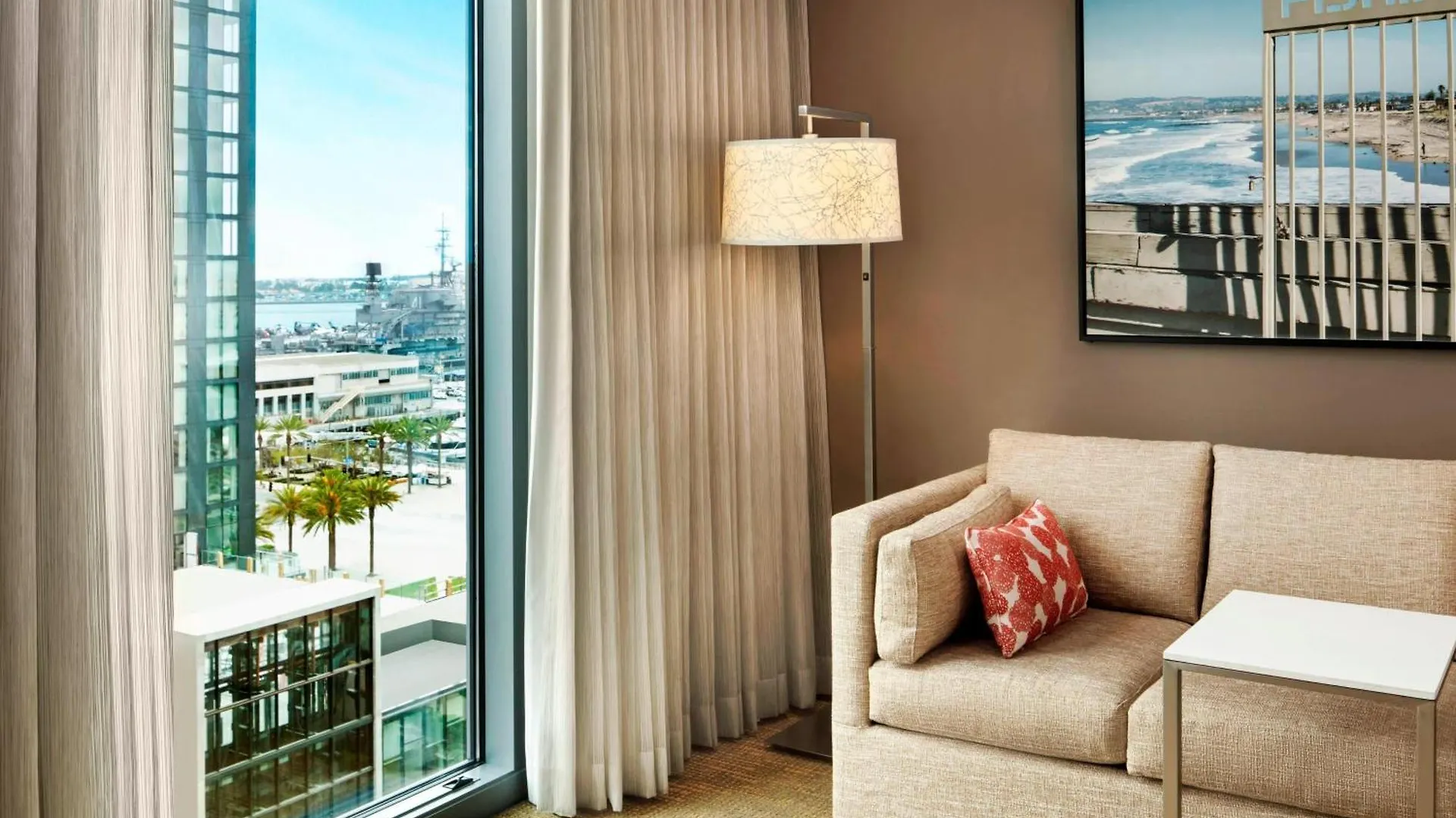 By Marriott Downtown/bayfront Hotel 3*