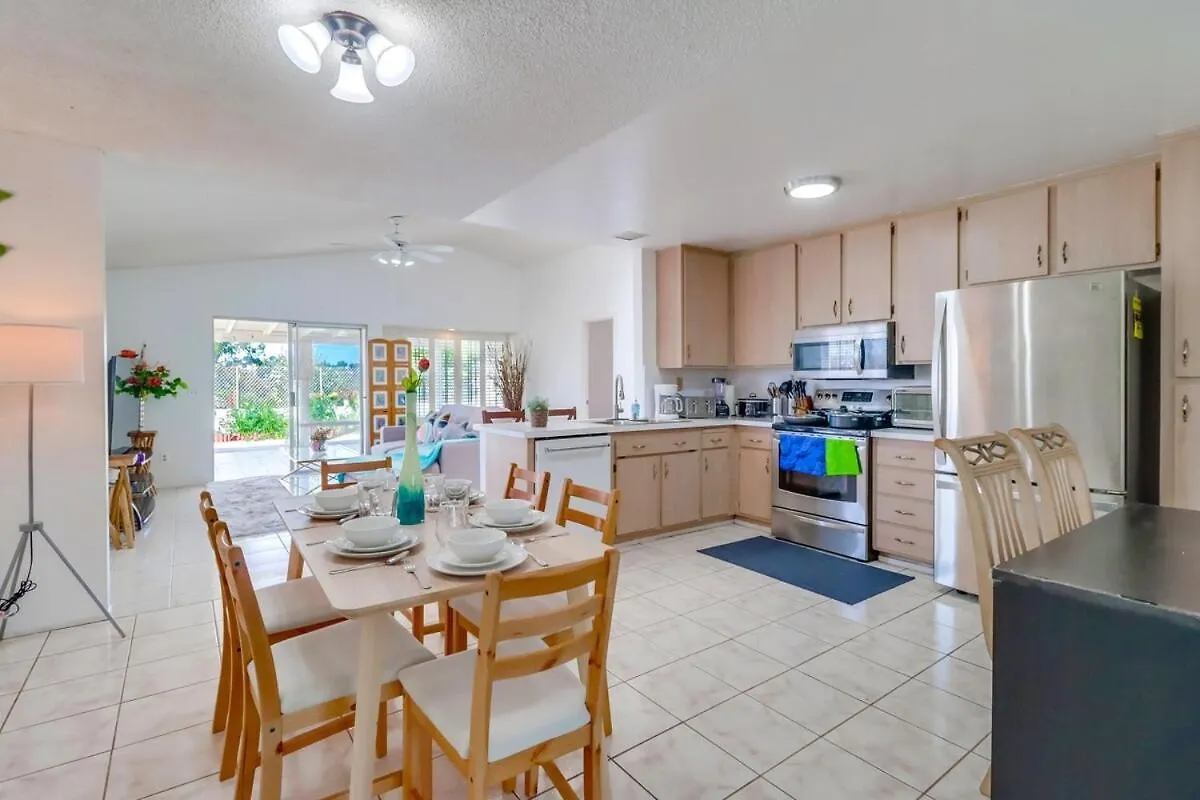 Entire Private 4-bedroom House With Garage, Gated Yard, King Bed בית נופש סן דייגו