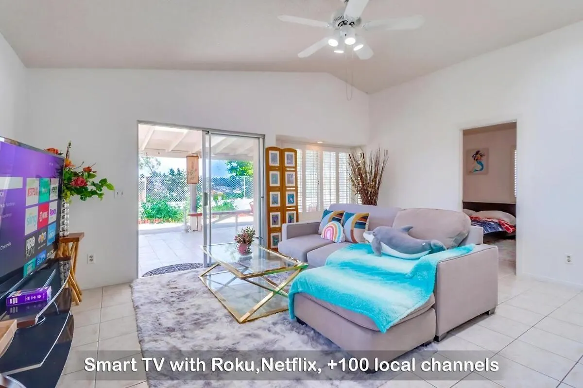 Entire Private 4-bedroom House With Garage, Gated Yard, King Bed בית נופש *