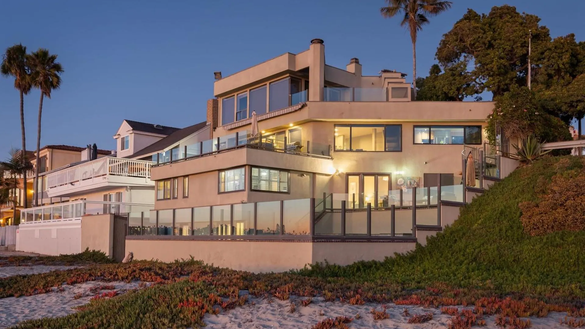 Riviera By Avantstay Beachfront Private Access Poolhot Tub Oceanview