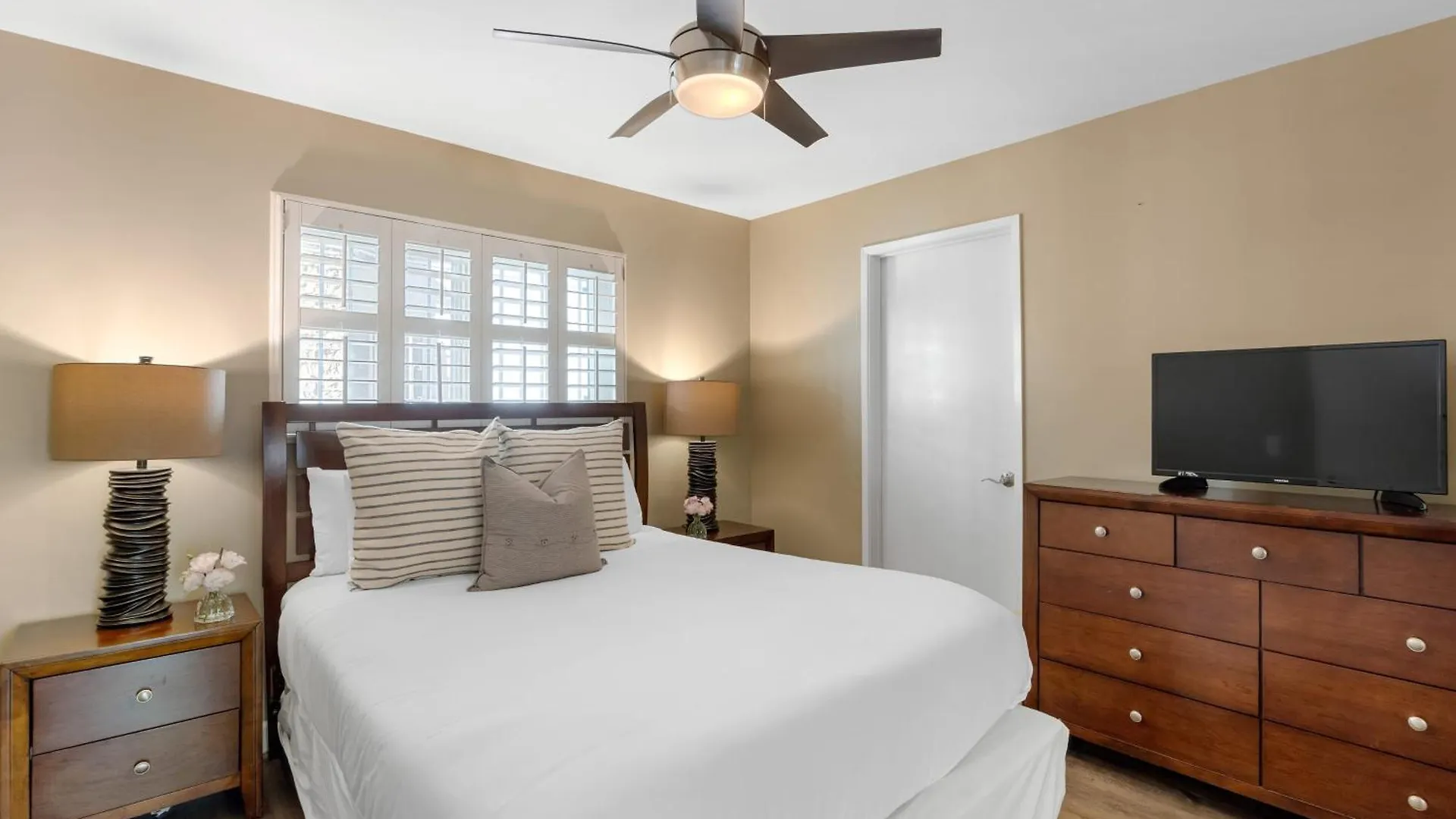 Riviera By Avantstay Beachfront Private Access Poolhot Tub Oceanview