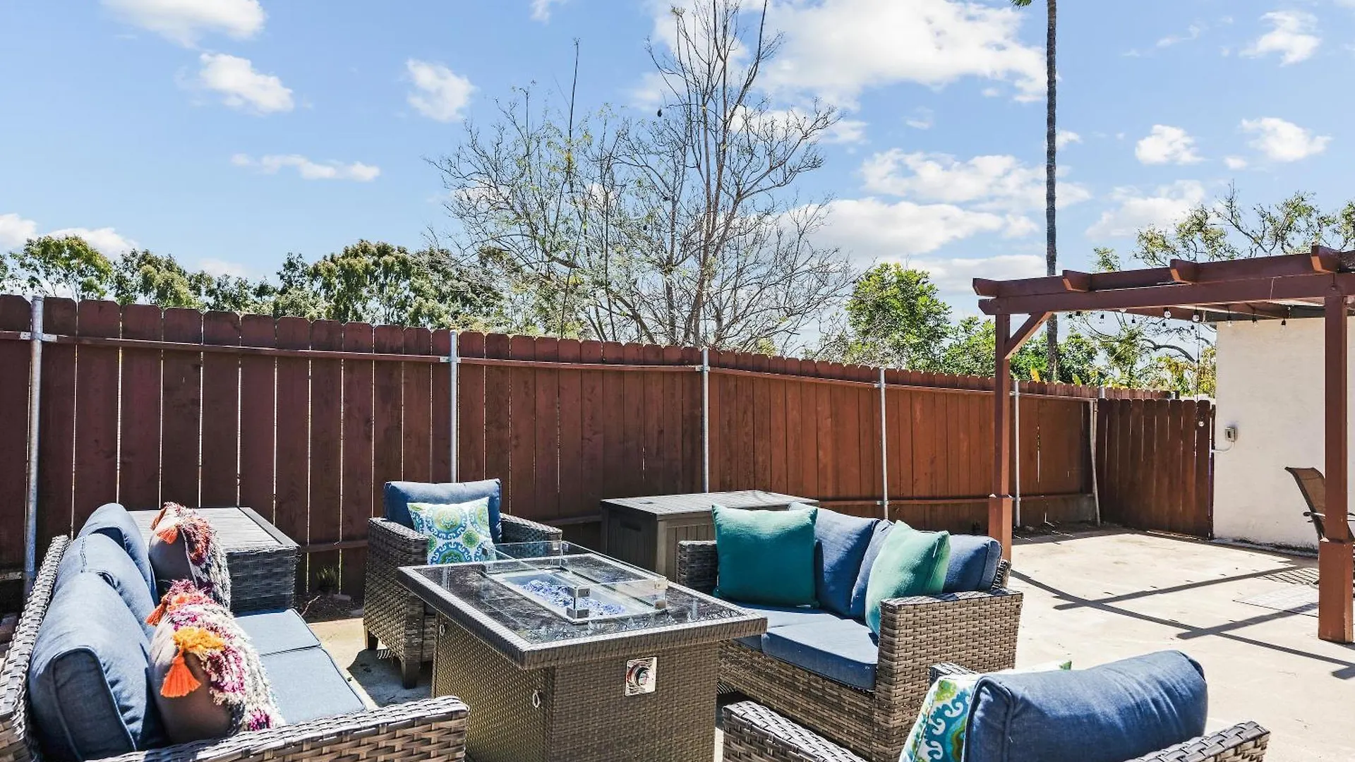 Peaceful Getaway With Renovated Amenities Apartmán *