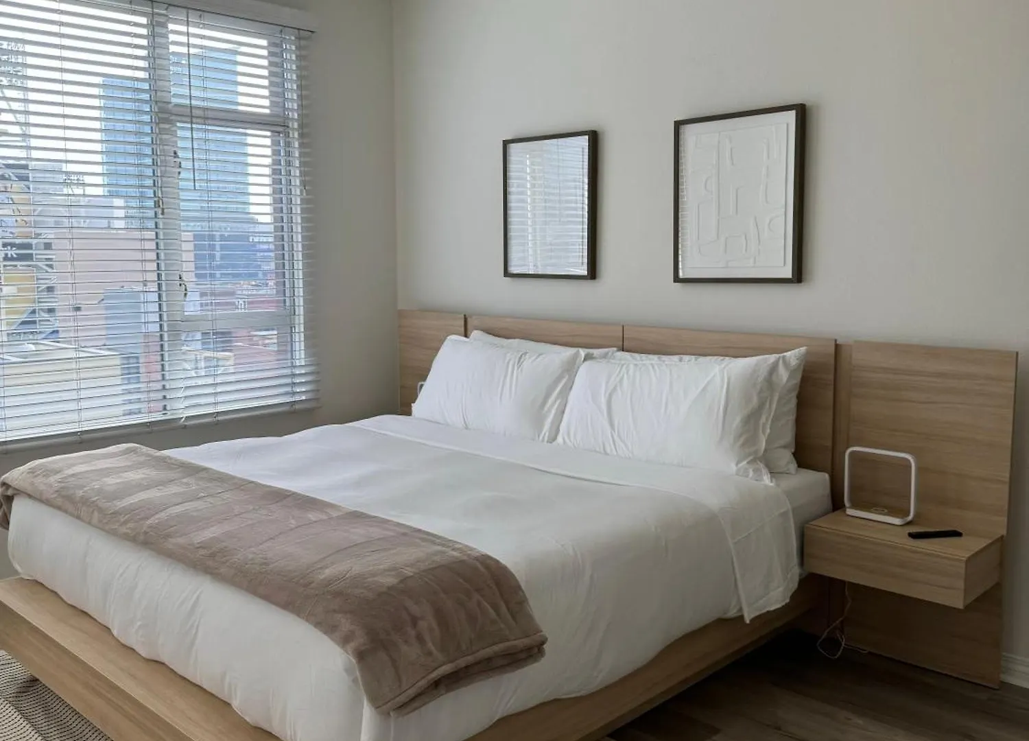 Skyline Apartment *