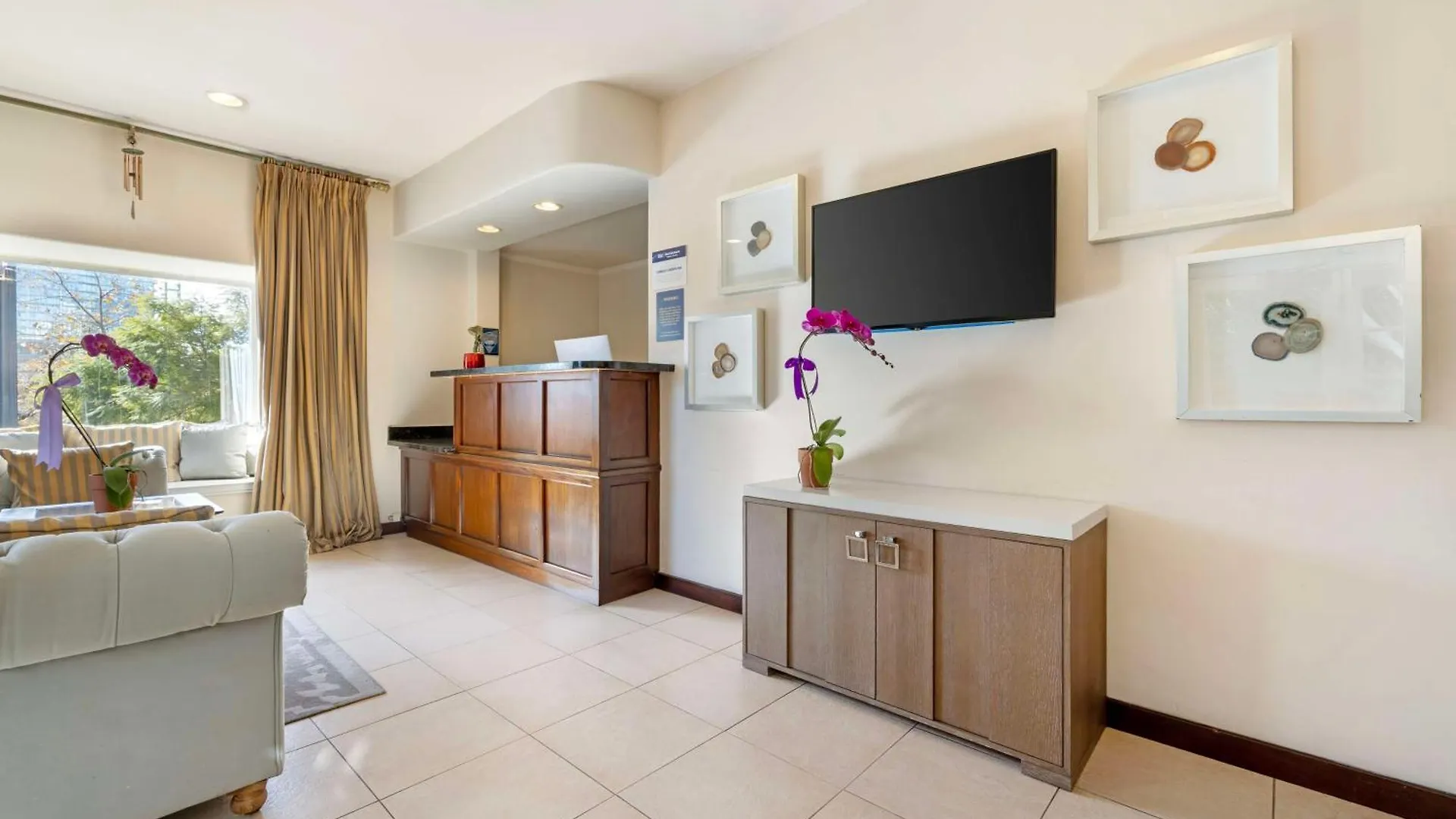 Best Western Downtown 3*