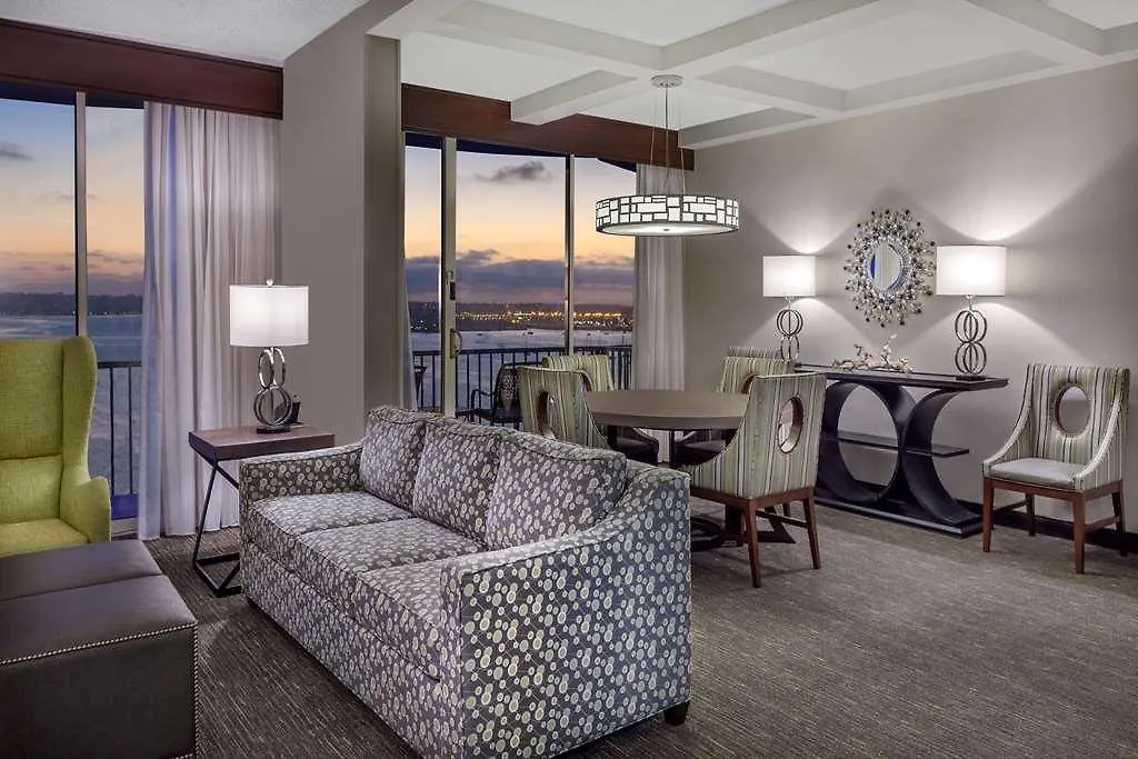 Wyndham Bayside Hotel