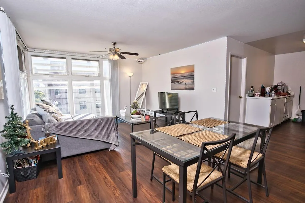 Sunset Loft By Convention Centre Apartmán