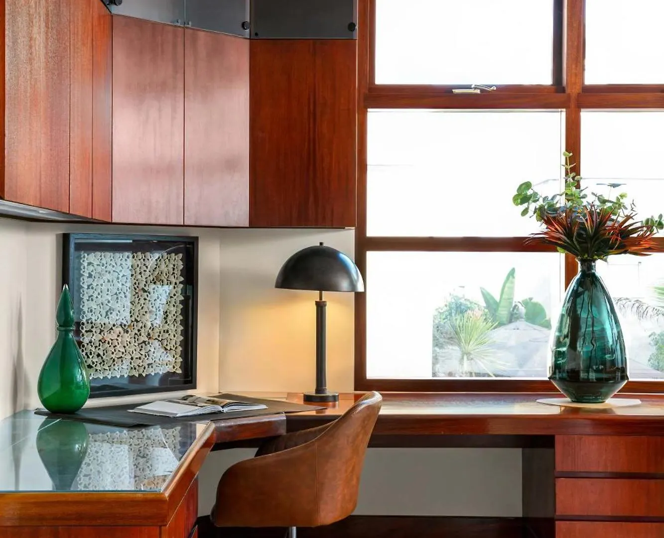 Brand New Listing Elegant 7br Masterpiece Walk To Shops & Dining Nyaraló