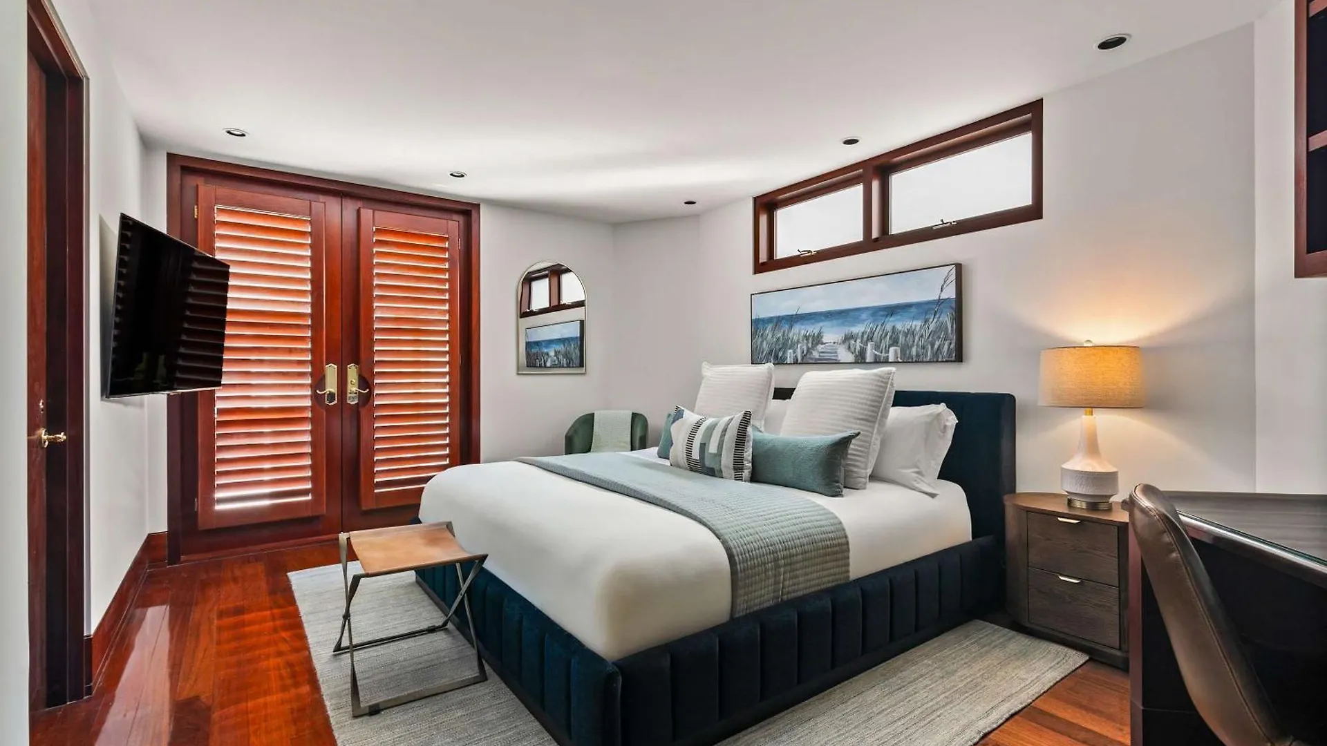 Nyaraló Brand New Listing Elegant 7br Masterpiece Walk To Shops & Dining *