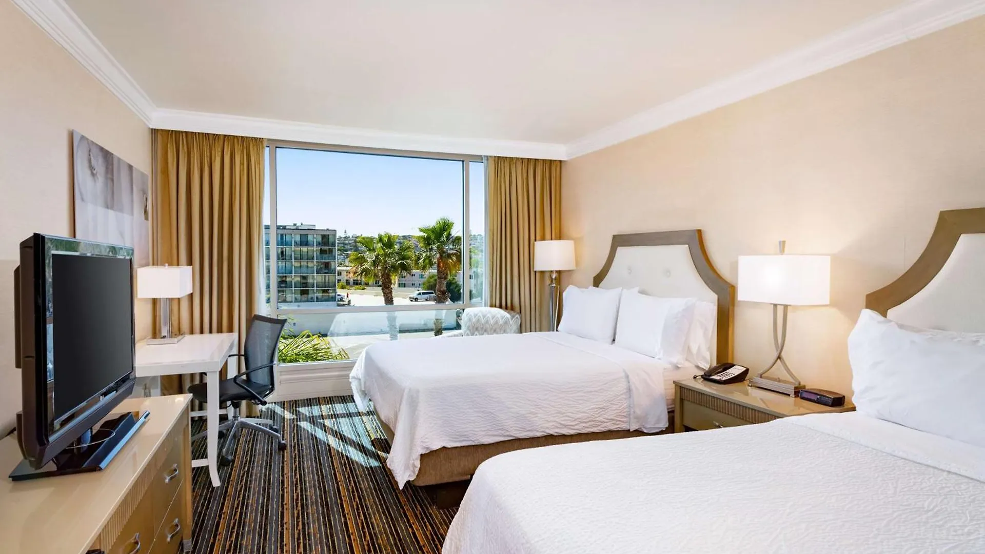 Doubletree By Hilton Bayside 3* San Diego