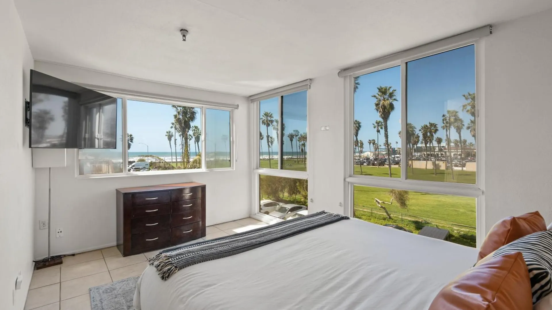 Belmont Patio - Ocean View Pet Friendly Patio & Garage- 5113 * San Diego