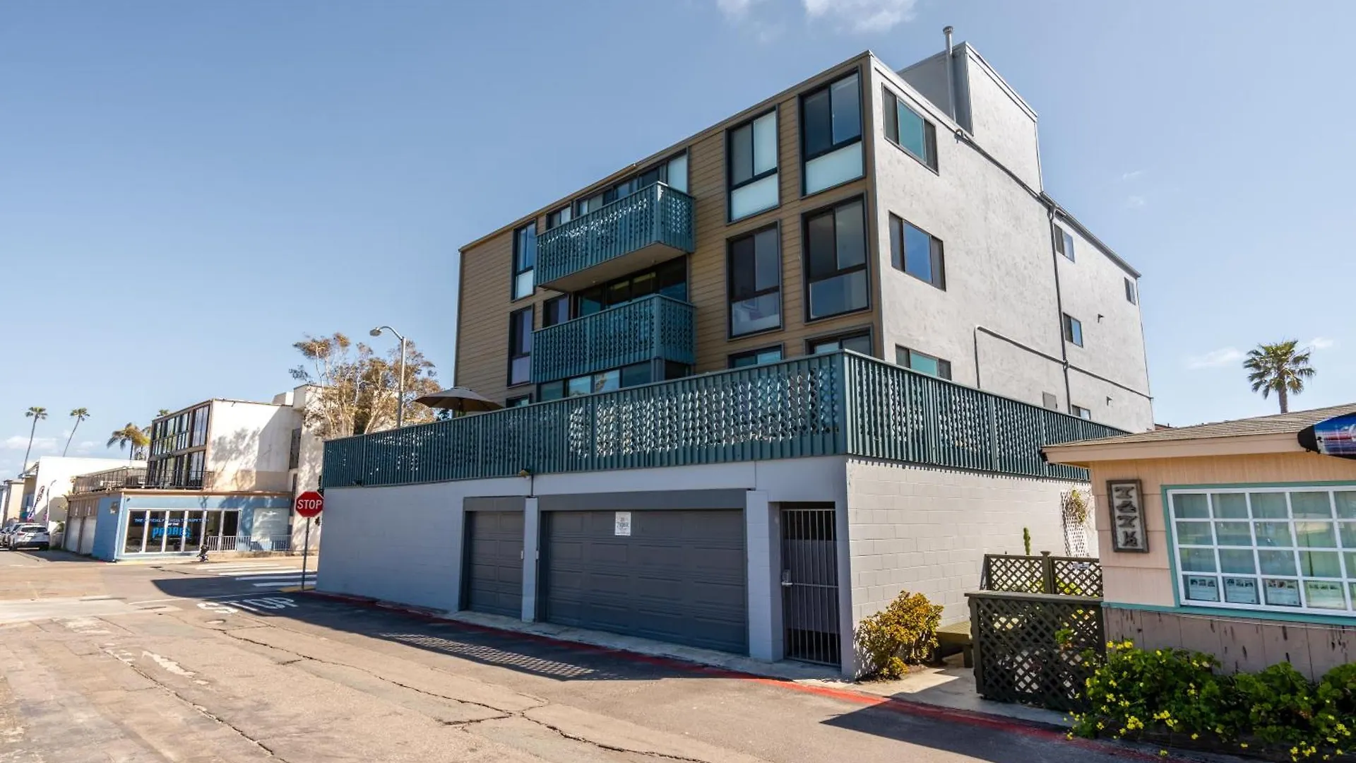 Belmont Patio - Ocean View Pet Friendly Patio & Garage- 5113