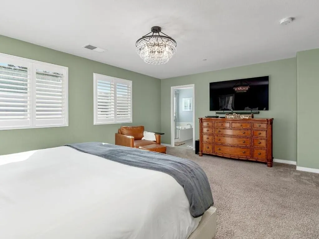 Need Is 4 Beds And A Luxury Yard * San Diego