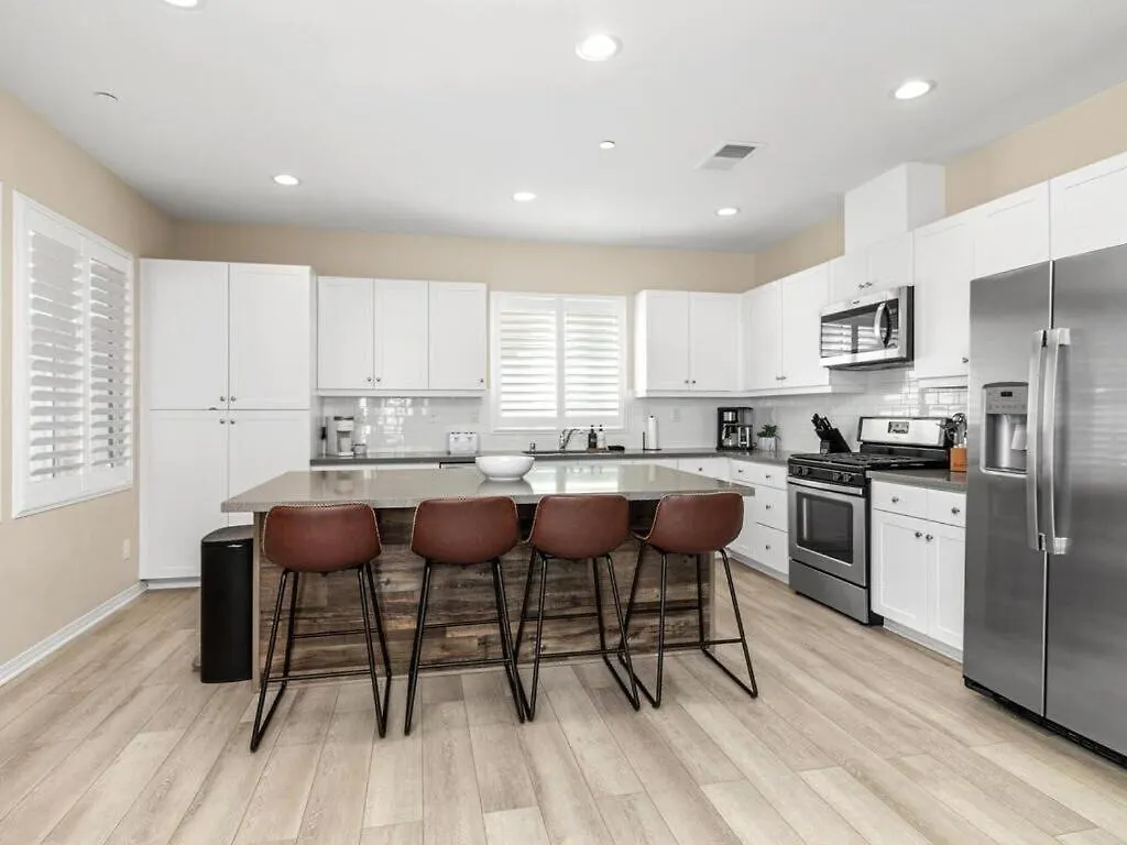 Need Is 4 Beds And A Luxury Yard Nyaraló San Diego