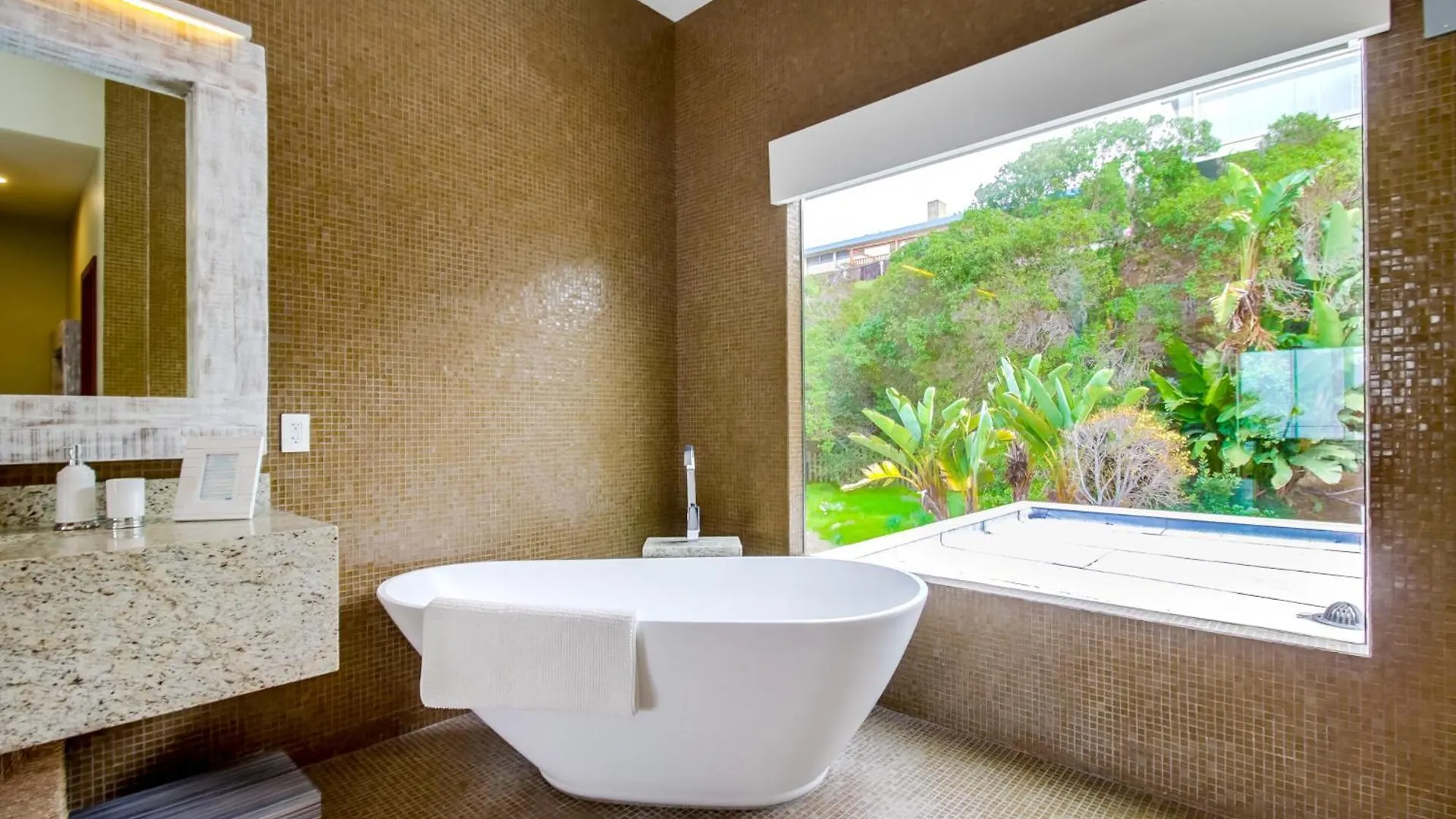 C823 - Cornish Estate Holiday home San Diego