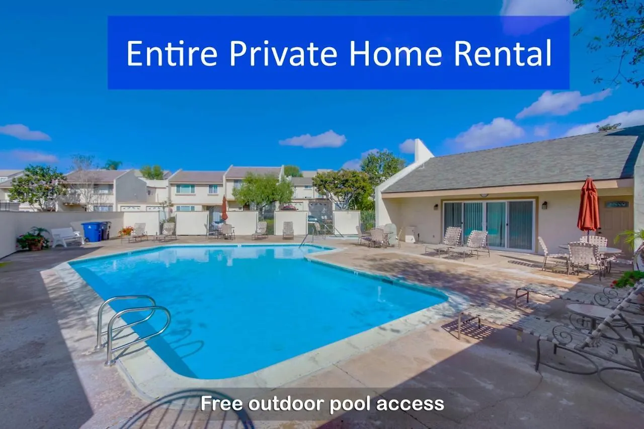 Σπίτι διακοπών Entire Private 4-Bedroom Home W Pool, King Bed, Garage, Prime Location *