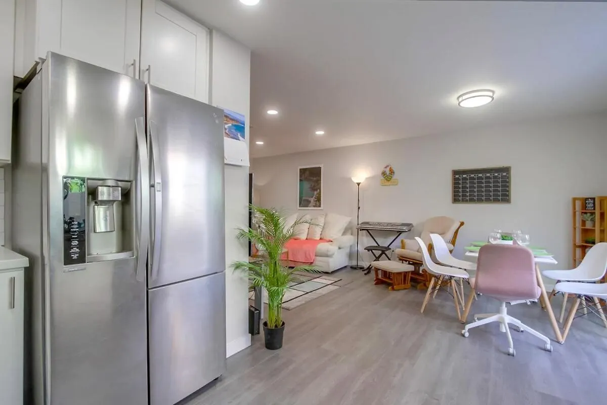 Σπίτι διακοπών Entire Private 4-Bedroom Home W Pool, King Bed, Garage, Prime Location
