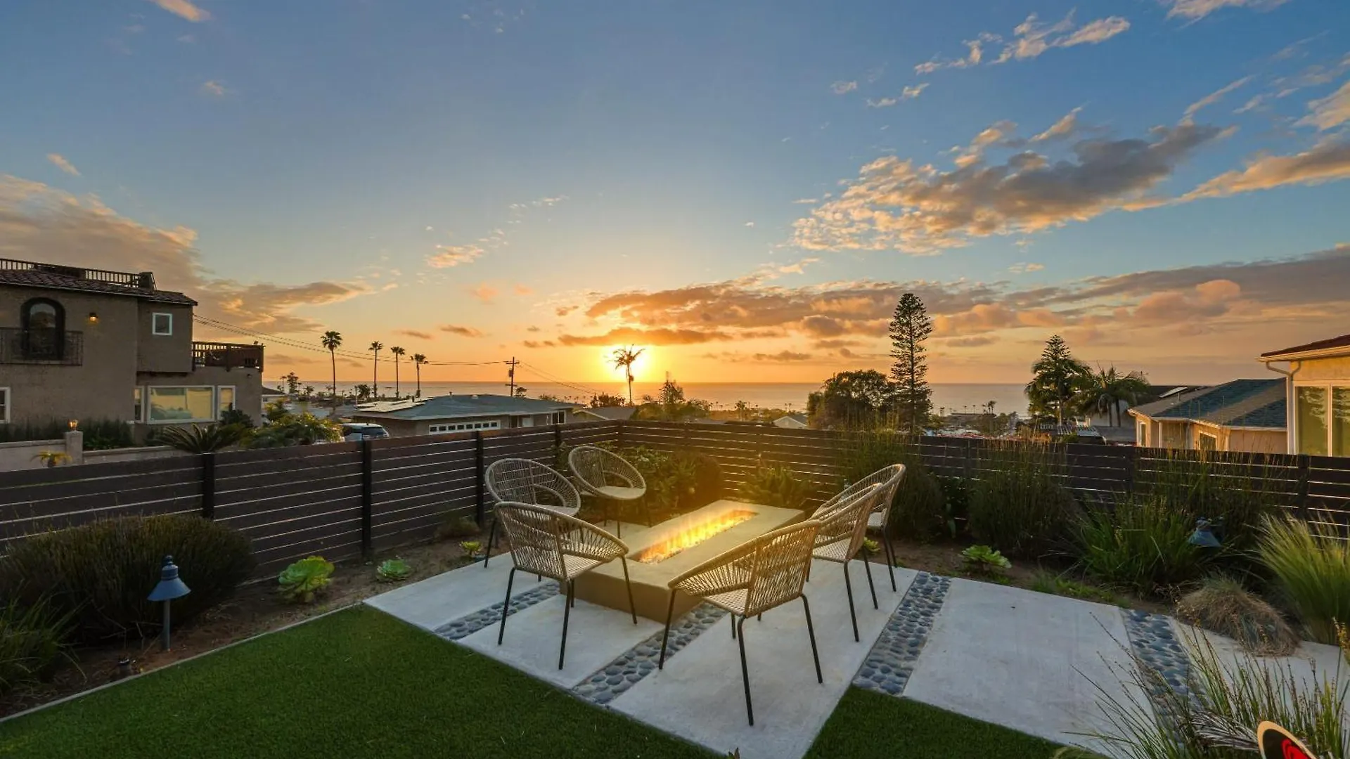 Ocean Views W Stunning Sunsets By The Firepit Holiday home *