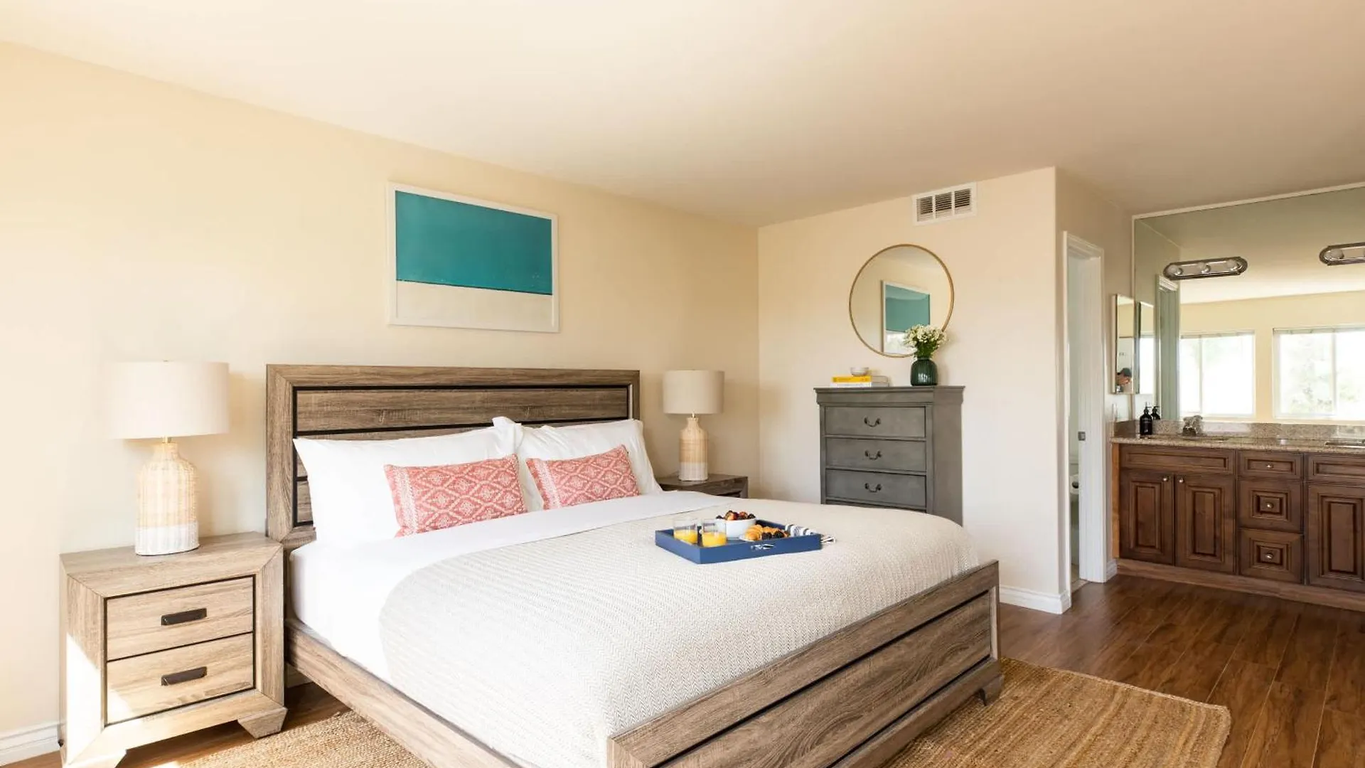 1 Mile To The Sunny Coastal Retreat * San Diego