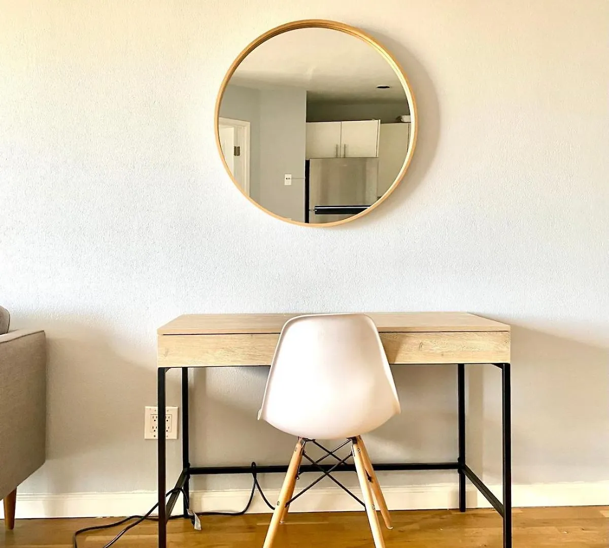 Apartment Bright & Quiet 1-bed With Balcony