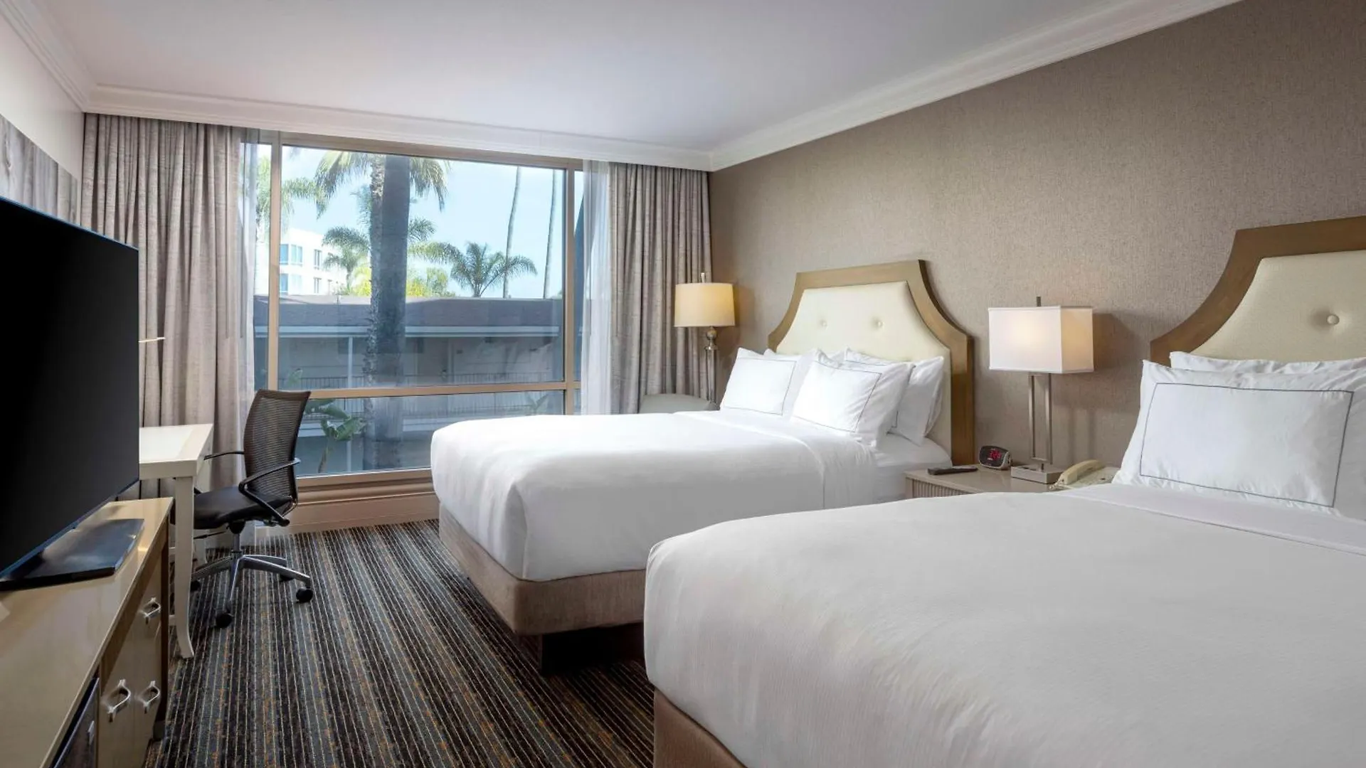 Doubletree By Hilton Bayside Resort 3*
